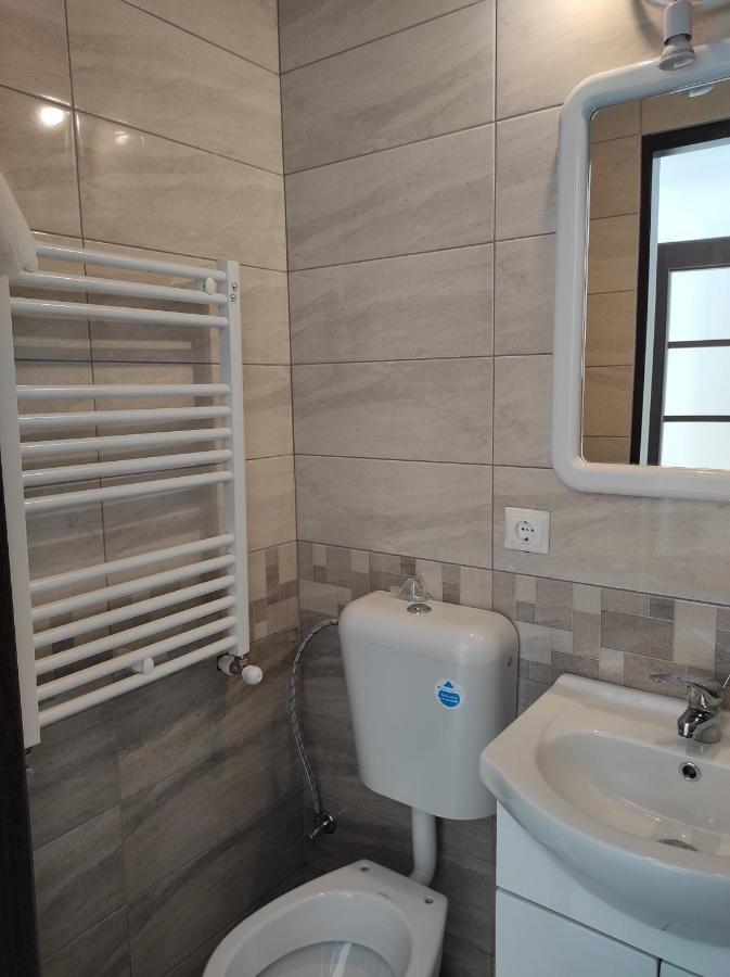 Garsoniera cocheta zona Coresi mall Braşov Exterior foto